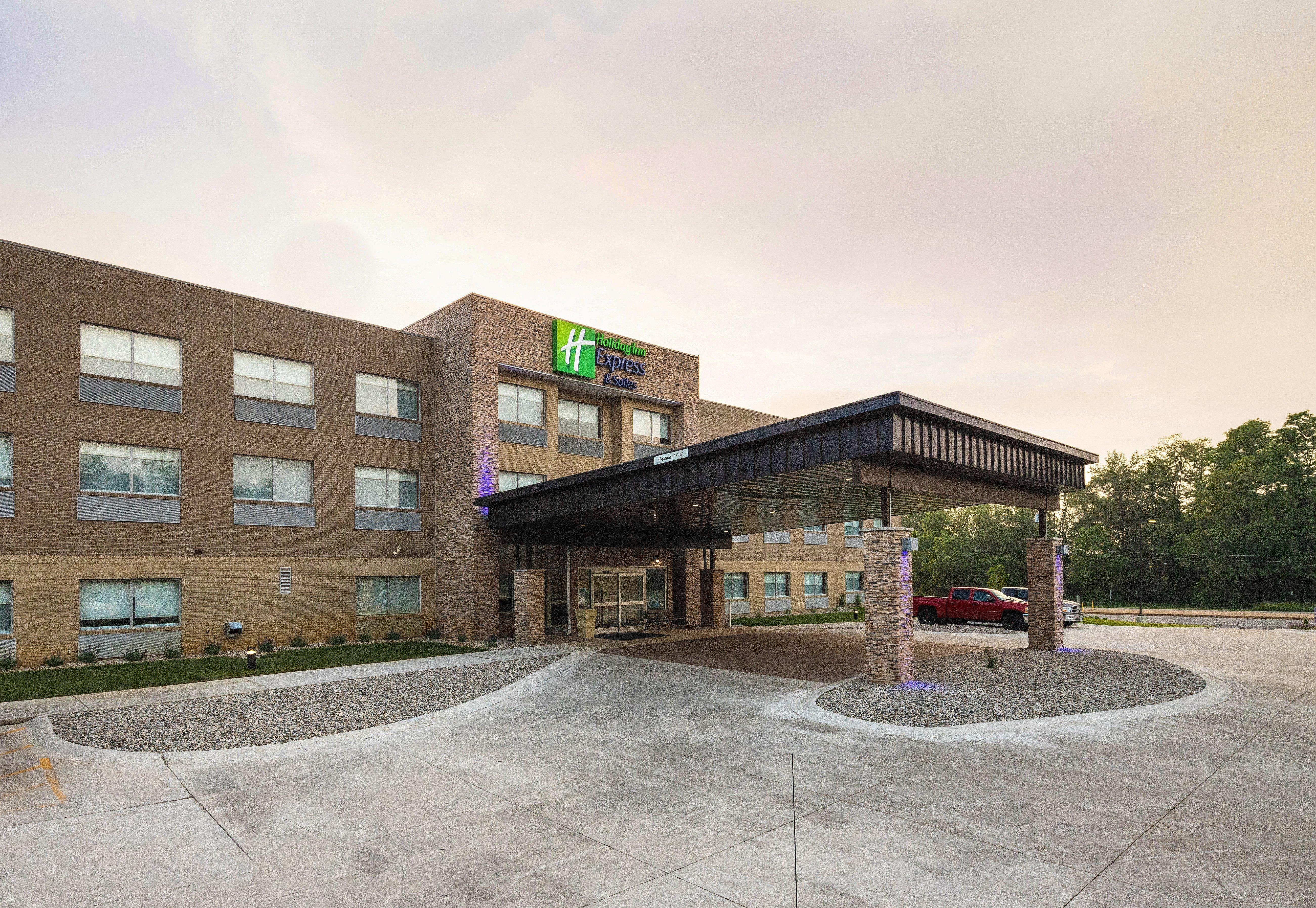 Holiday Inn Express & Suites - Portage By Ihg Экстерьер фото